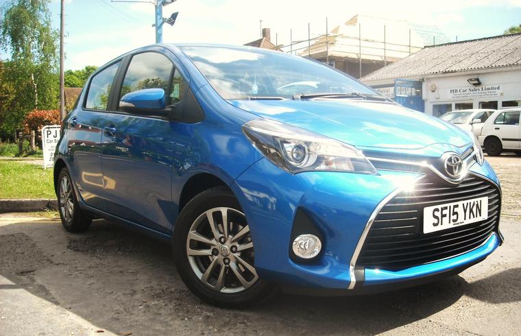 Toyota Yaris VVTi Icon 1.33 Hatchback Manual 2015