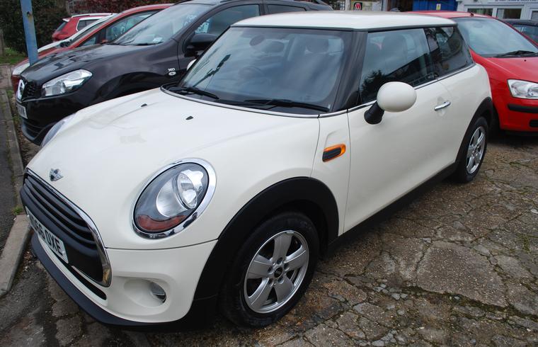 Mini One 3 Door Hatchback 1.2 Pepper Pack Option